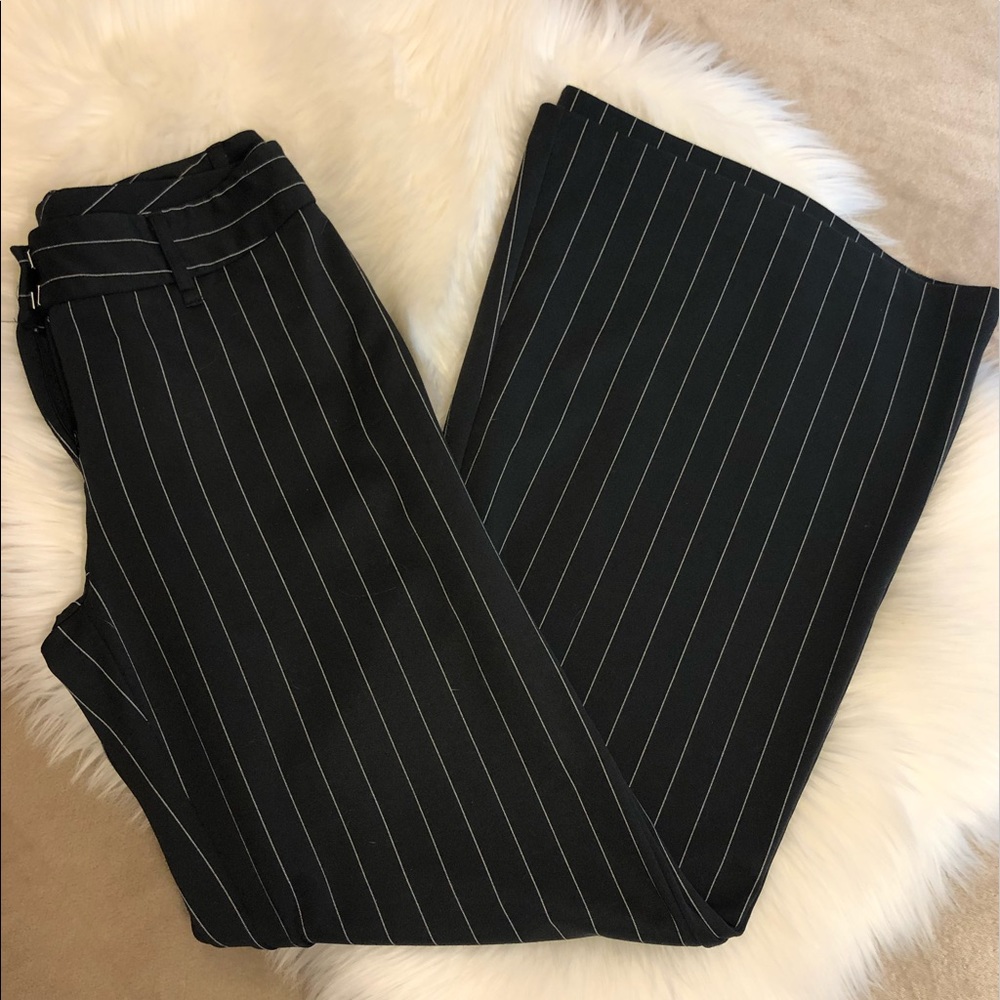 🌾‎ Express Wide Leg Pinstriped Pants